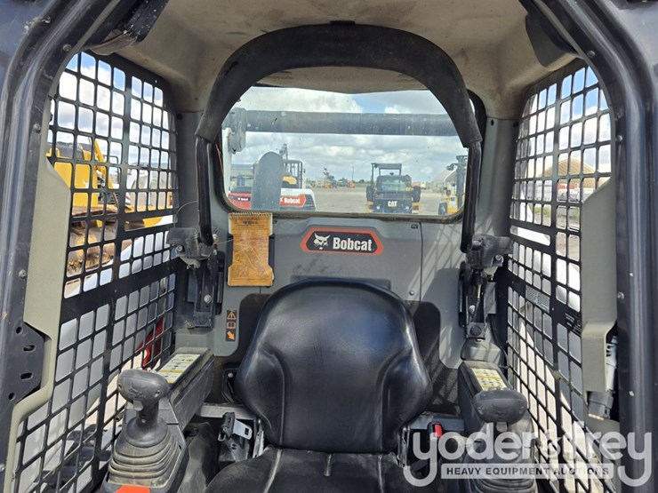 2022-bobcat-t76-image-45