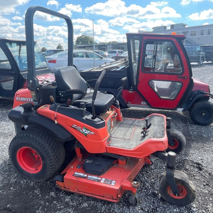 2011 KUBOTA ZG327