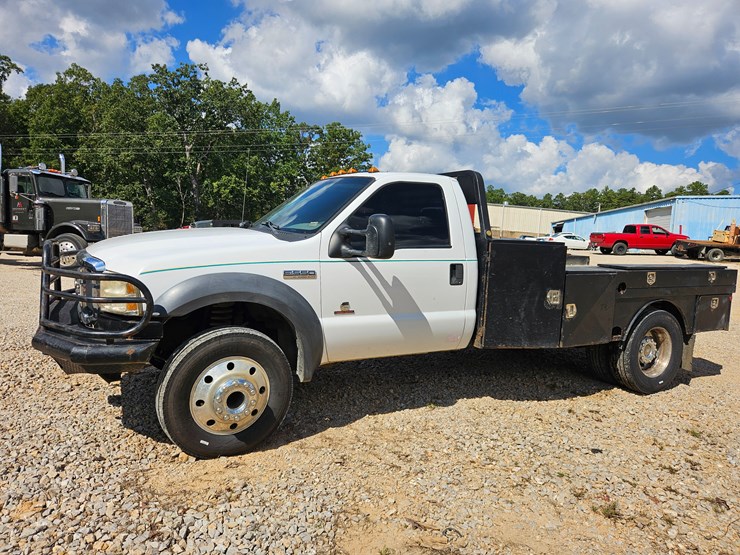 2005-ford-f550-image-4