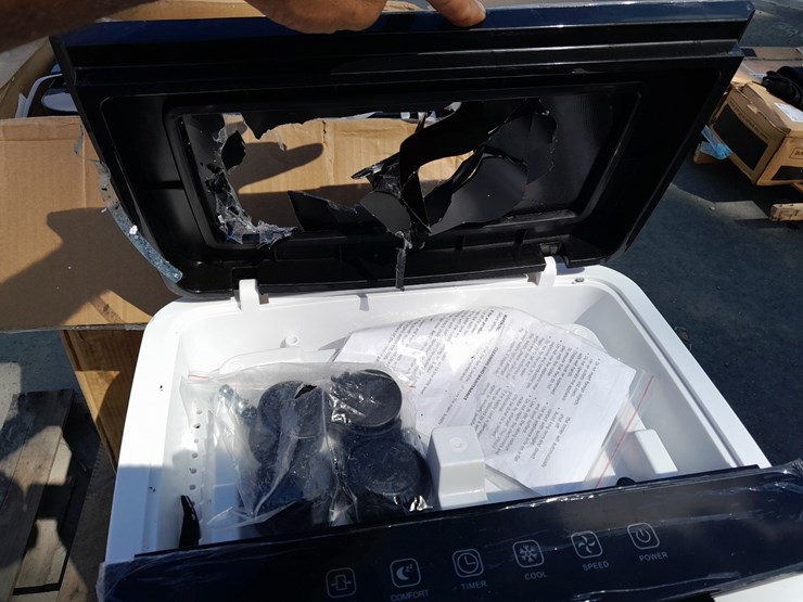 lot#-717-gorilla-gadgets-evaporative-air-cooler-image-3