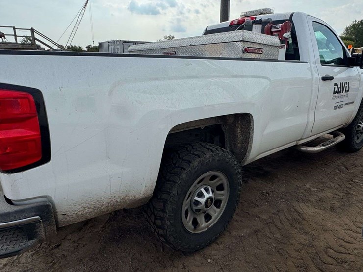 2015-chevy-silverado-3500hd-image-3