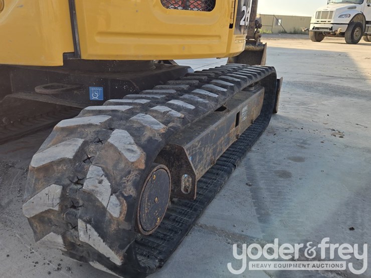2022-deere-26g-image-23