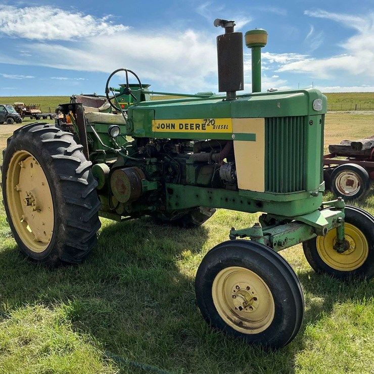 JOHN DEERE 720
