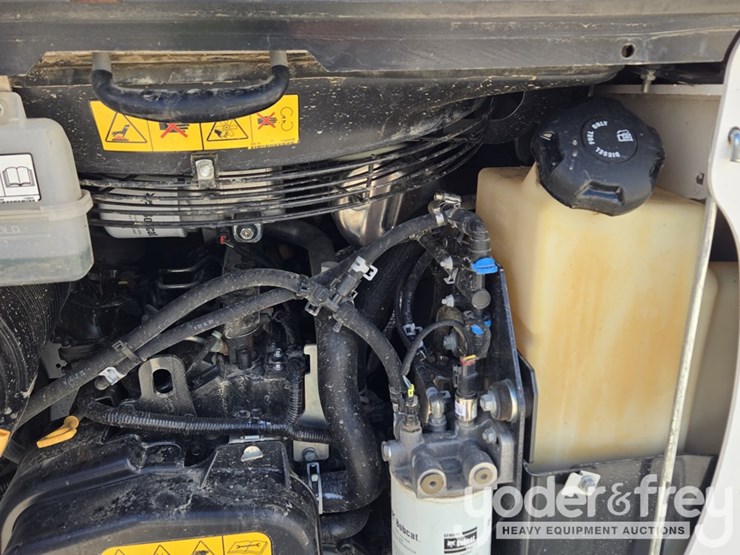 2022-bobcat-t64-image-37