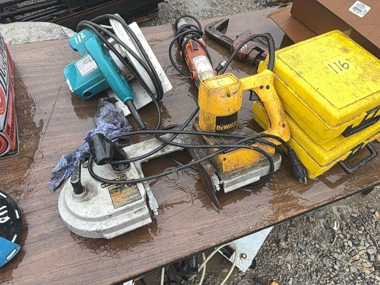 dewalt-dw328-electric-band-saw-support-equipment-image-1