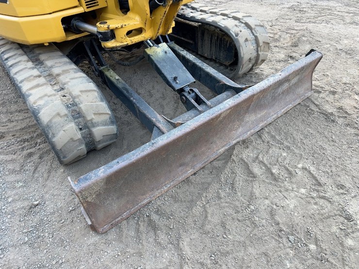2018-caterpillar-305-image-17