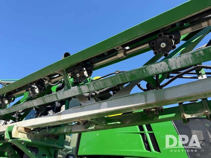 2021-john-deere-r4044-image-94