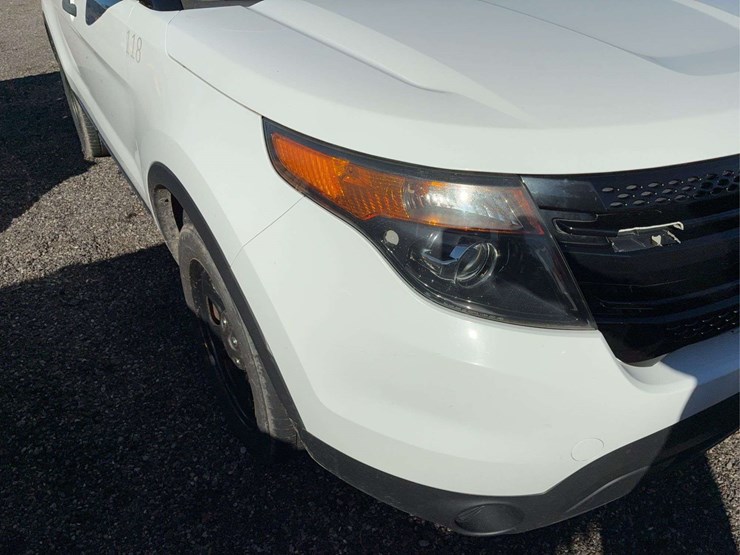 2014-ford-explorer-image-25