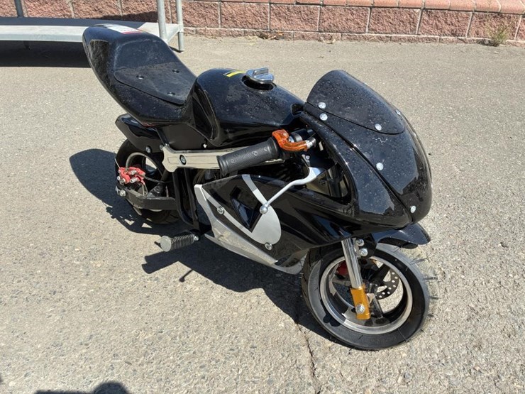 gas-powered-pocket-bike-image-2