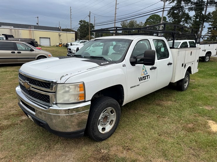 2011-chevrolet-silverado-2500-image-1