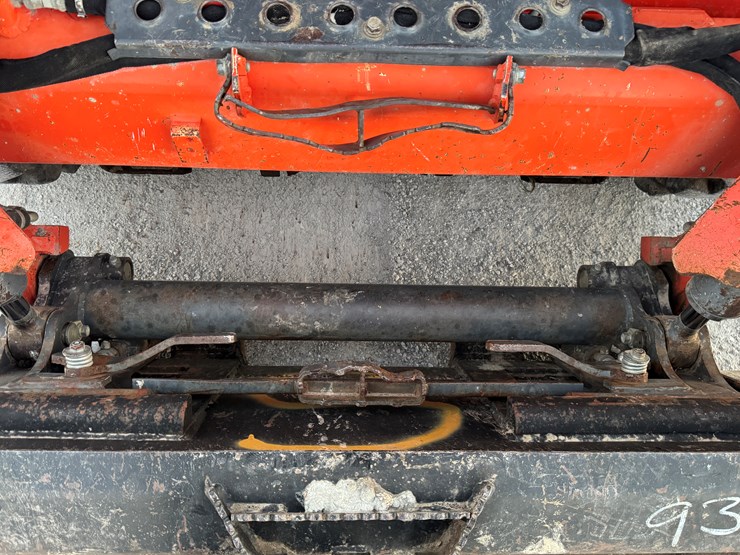 kubota-ssv65-image-31