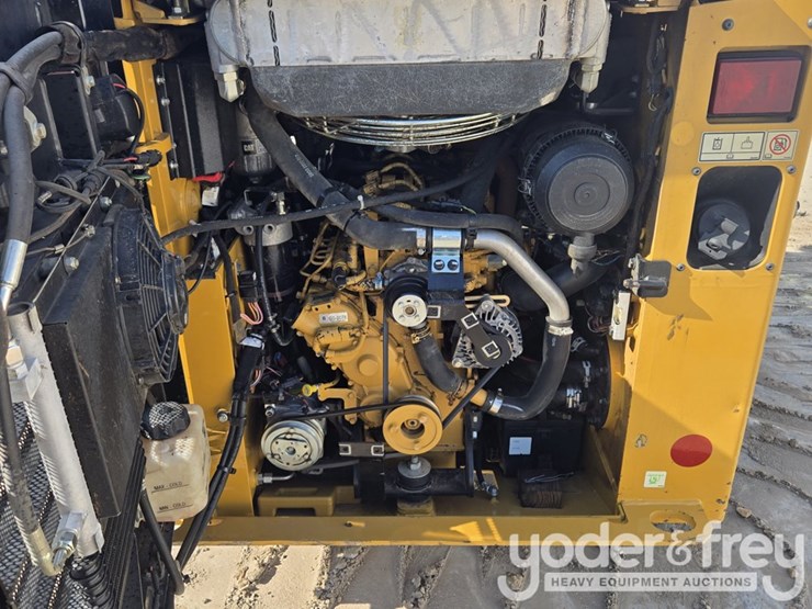 2016-caterpillar-232d-image-27