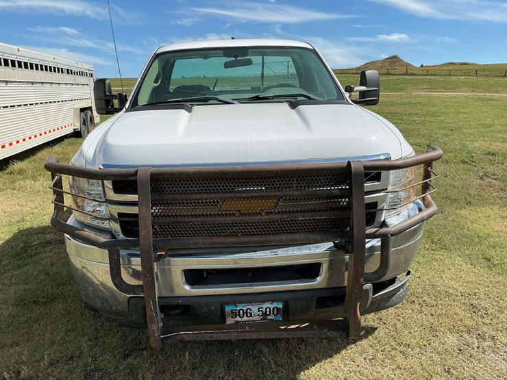 2012-chevy-2500-silverado-image-2
