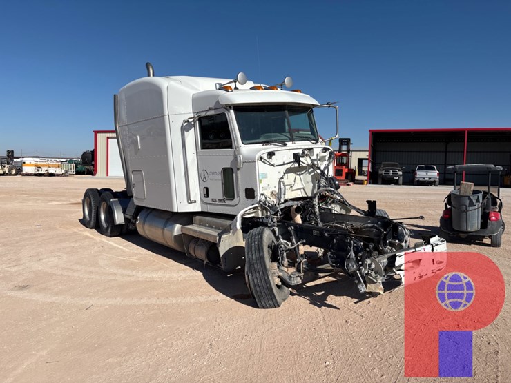 2013-peterbilt-386-image-2