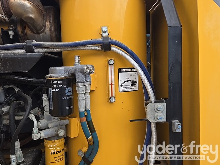2022-deere-130g-image-45