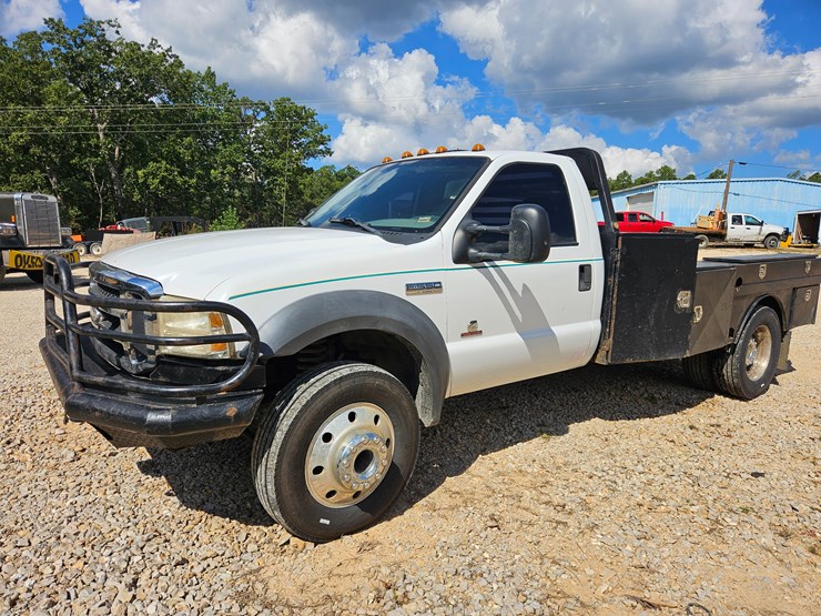 2005-ford-f550-image-3
