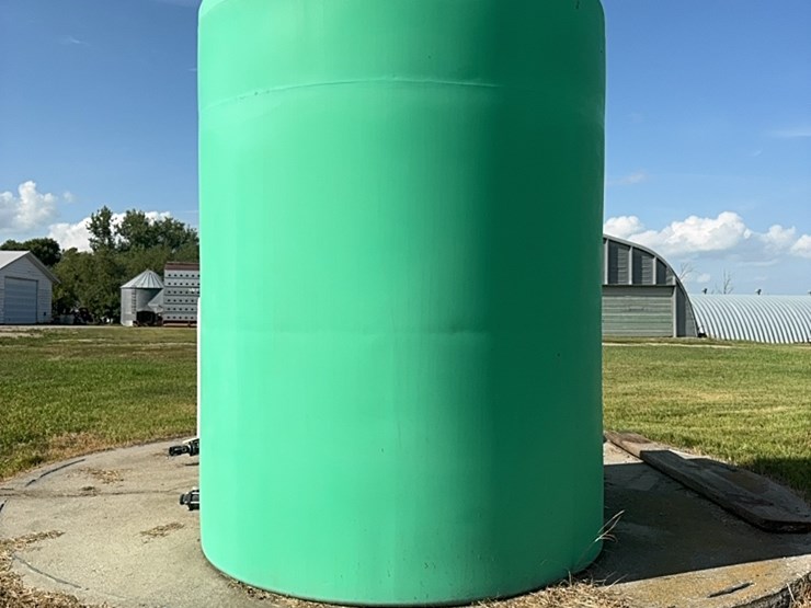 3,000-gallon-water-tank-image-4