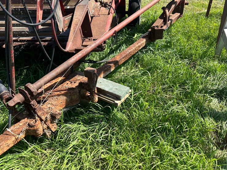 18’-versatile-swather-image-9