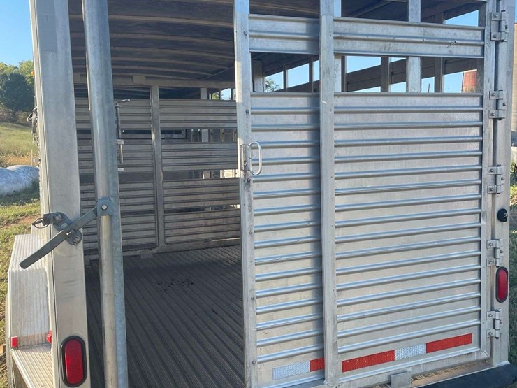 2003-20'x7'-feather-lite-aluminum-livestock-trailer-image-18