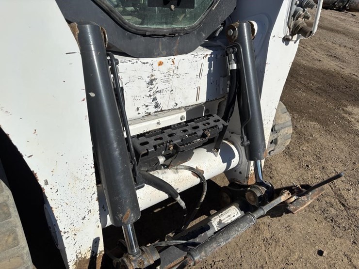 2022-bobcat-t870-image-12