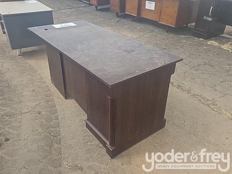 office-desk-image-3