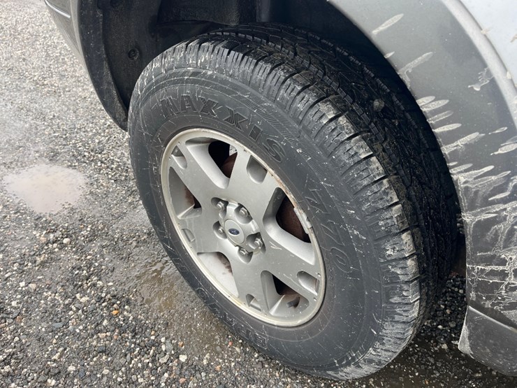 2004-ford-escape-xlt-image-14