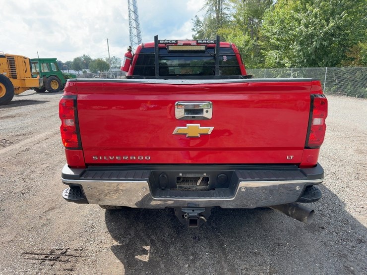 2015-chevrolet-silverado-2500hd-image-4