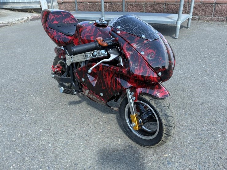 gas-powered-pocket-bike-image-2