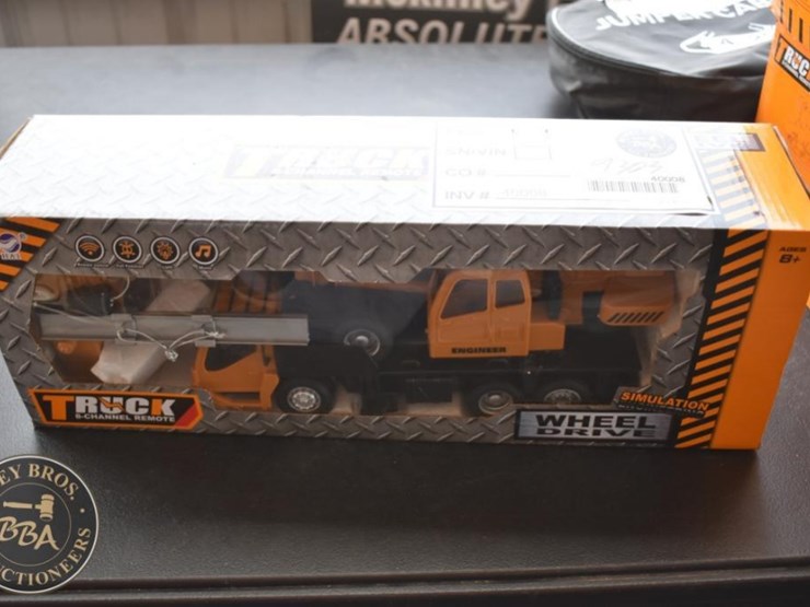 future-remote-control-engineer-toy-truck,-2.4-ghz,-wheel-drive,-age-8+,-serial-#40008-image-1