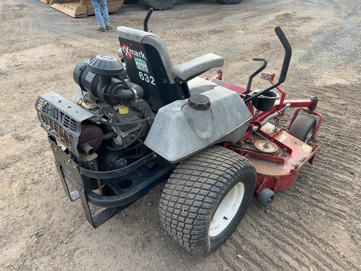 exmark-lazer-z-zero-turn-mower-image-4
