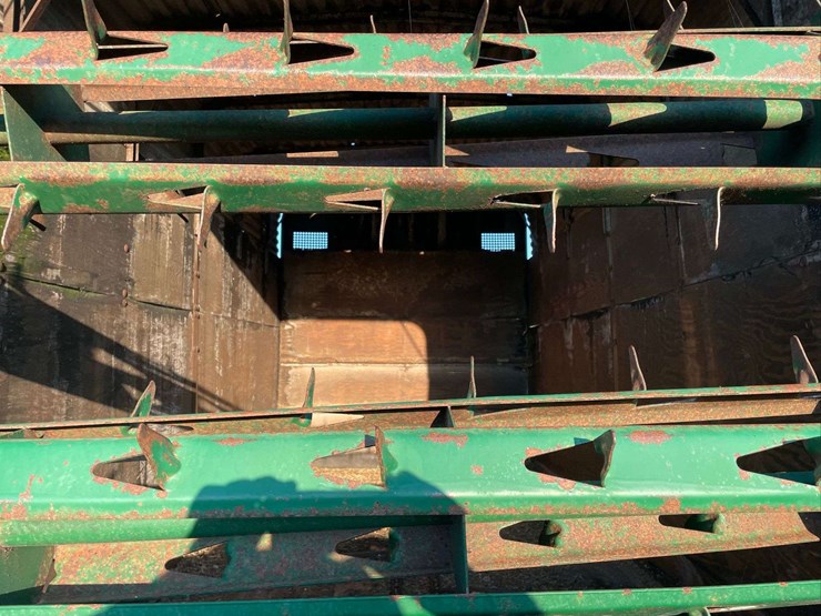 badger-tandem-axle-silage-wagon-image-26