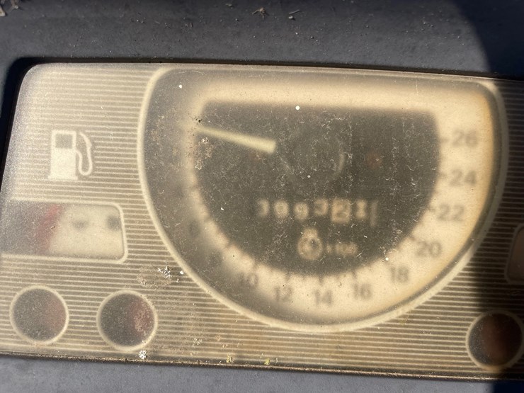 ford-2810-image-28