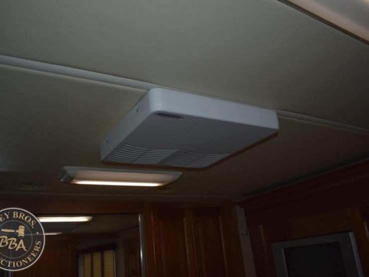 2006-thor-motor-coach-mandalay-40e-38083-image-85