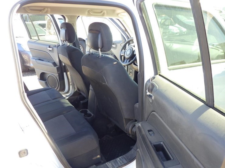 2014-jeep-patriot-image-15