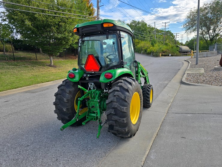 john-deere-4044r-image-18