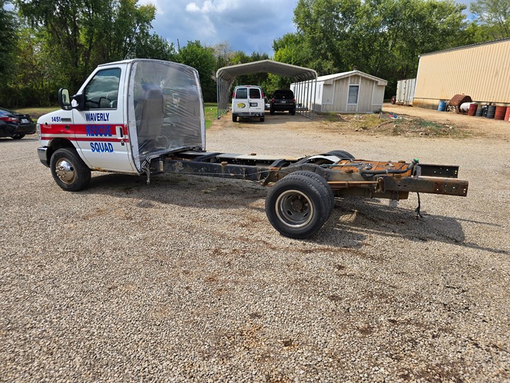 2008-ford-e450-image-10