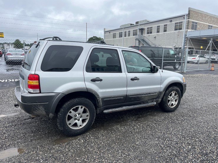 2004-ford-escape-xlt-image-3