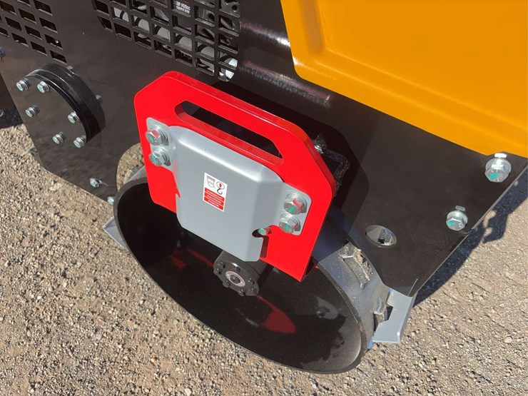 1-ton-vibratory-padfoot-roller-image-11
