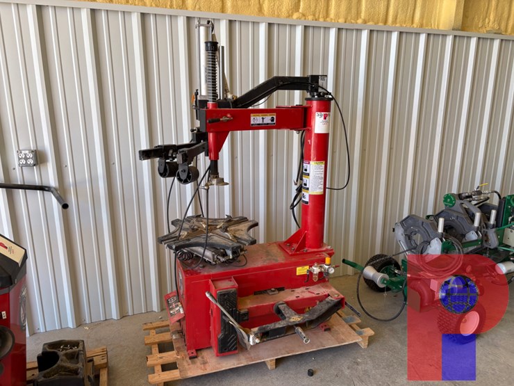 weaver-w-894xs-semi-automatic-tire-changer-image-1