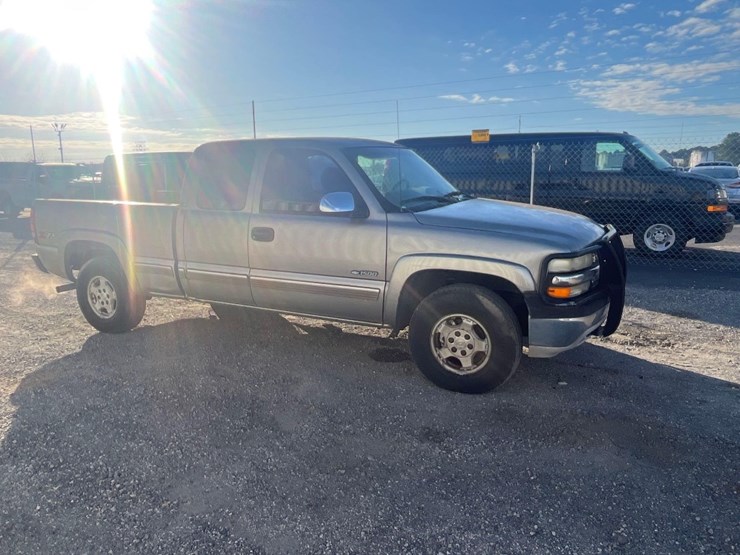 2002-chevroloet-silverado-pick-up-truck-image-4