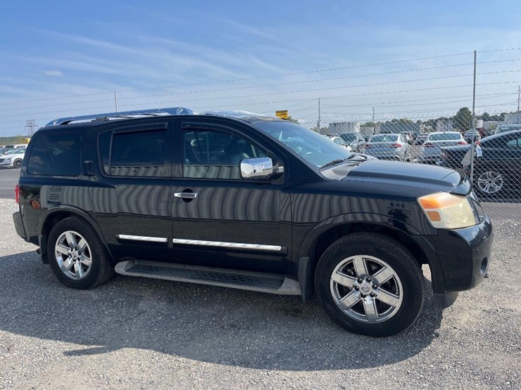 2012-nissan-armada-image-4