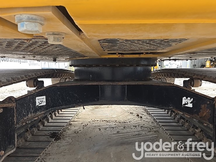2022-deere-130g-image-36