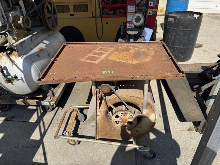 industrial-shop-fan-on-rolling-cart-industrial-shop-fan-on-rolling-cart-image-1