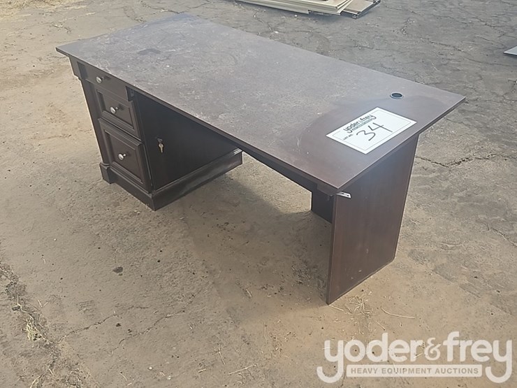office-desk-image-1