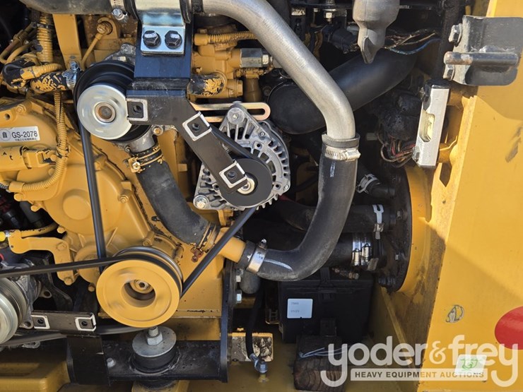 2016-caterpillar-232d-image-32