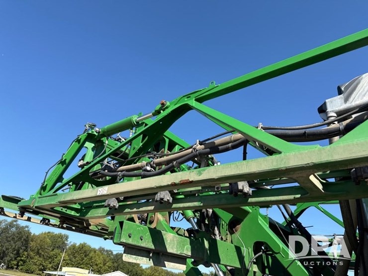 2021-john-deere-r4044-image-104