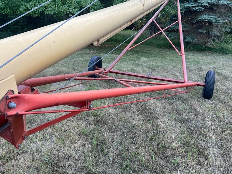 10-x-61-westfield-auger-with-mechanical-swing--hopper-image-5