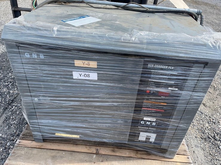 2011-crown-18-085vp-23-5000lb-electric-warehouse-forklift-image-14