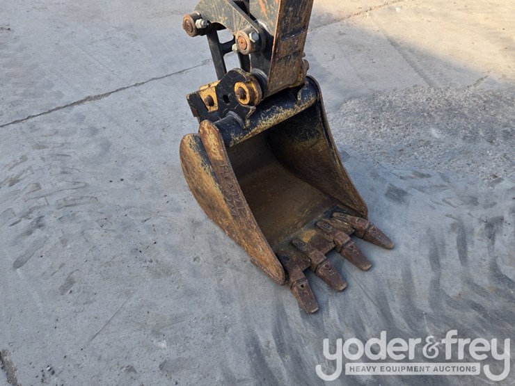 2022-deere-26g-image-9