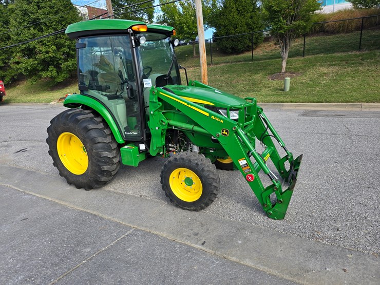 john-deere-4044r-image-27